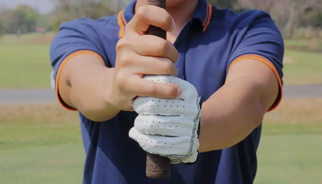 What is an Overlapping Grip